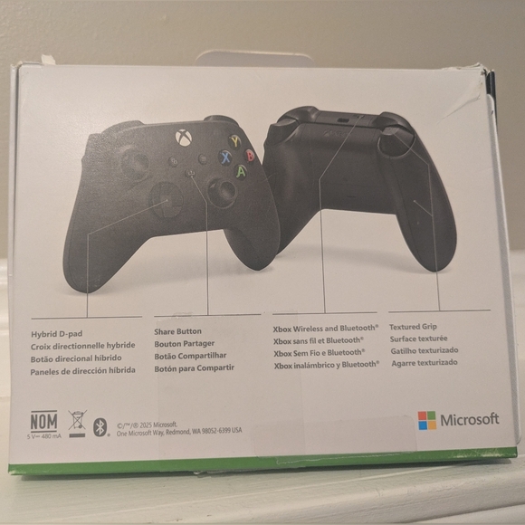 Microsoft Wireless Controller - Xbox, Windows, Android, iOS - New Open Box - Picture 2 of 5